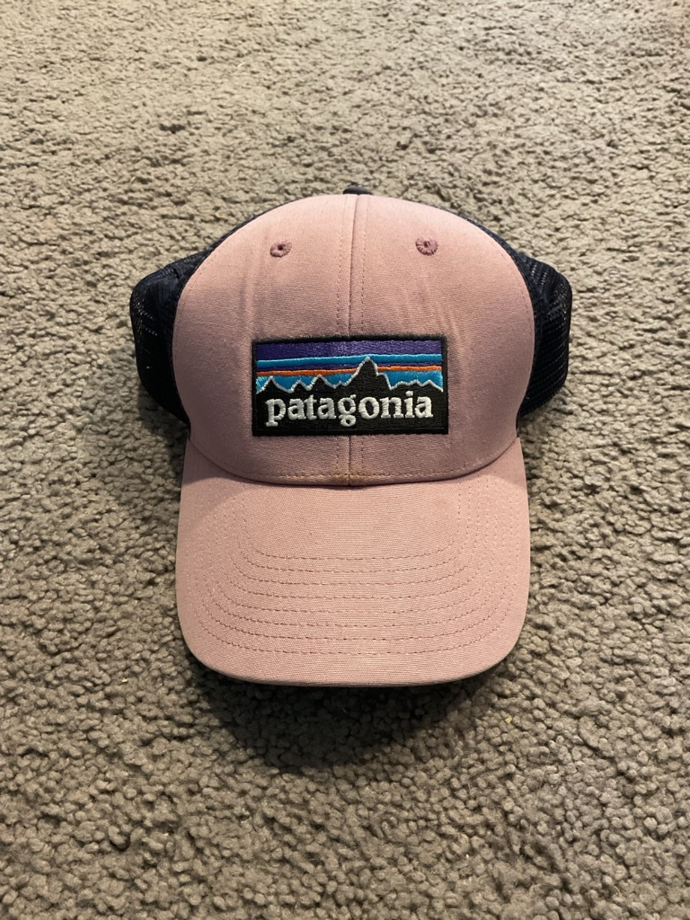 Patagonia Vintage Men’s Lilac Purple Black Trucker Hat Baseball Cap Logo Patch